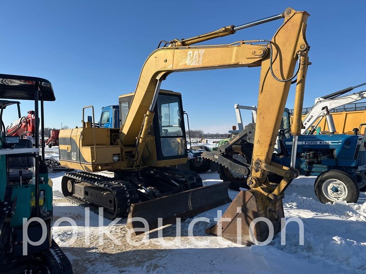 caterpillar-e70b-image-1