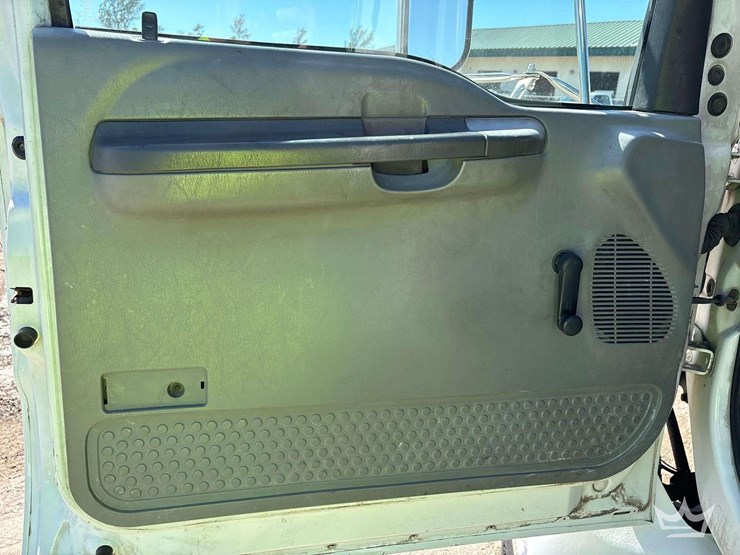 2006-ford-f650-image-12