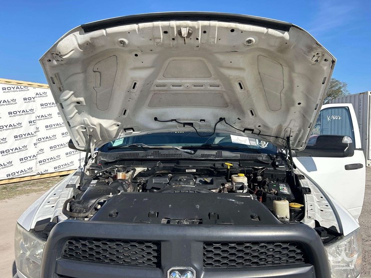 2017-dodge-3500-image-7