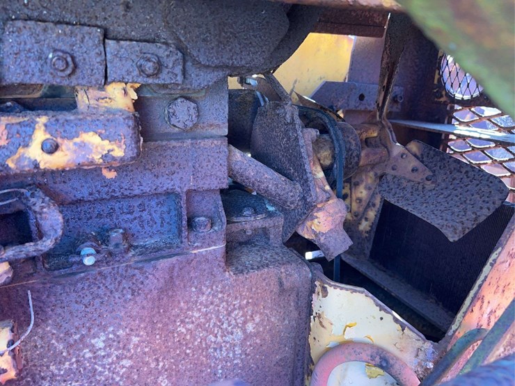 minneapolis-moline-diesel-crawler-image-42