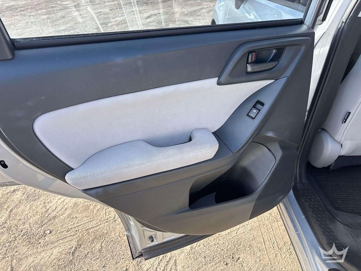 2014-subaru-forester-image-15