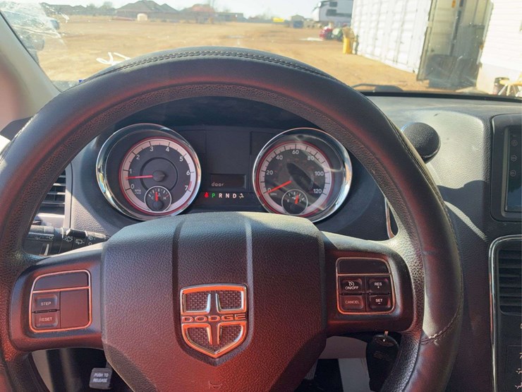 2013-dodge-grand-caravan-se-image-24