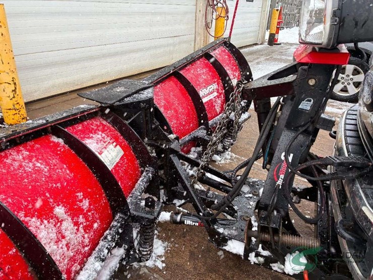 2022-ford-f550-image-3