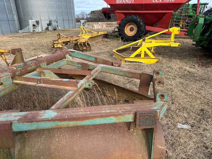 #38445-•-triple-j-levee-squeeze-image-5