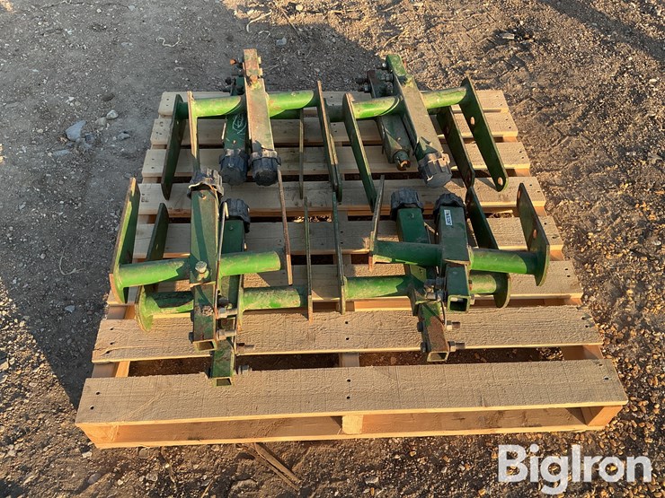 john-deere-twist-adjust-planter-opener-brackets-image-8