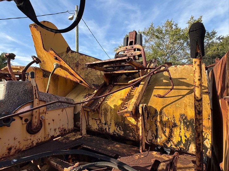 minneapolis-moline-g1000-image-15