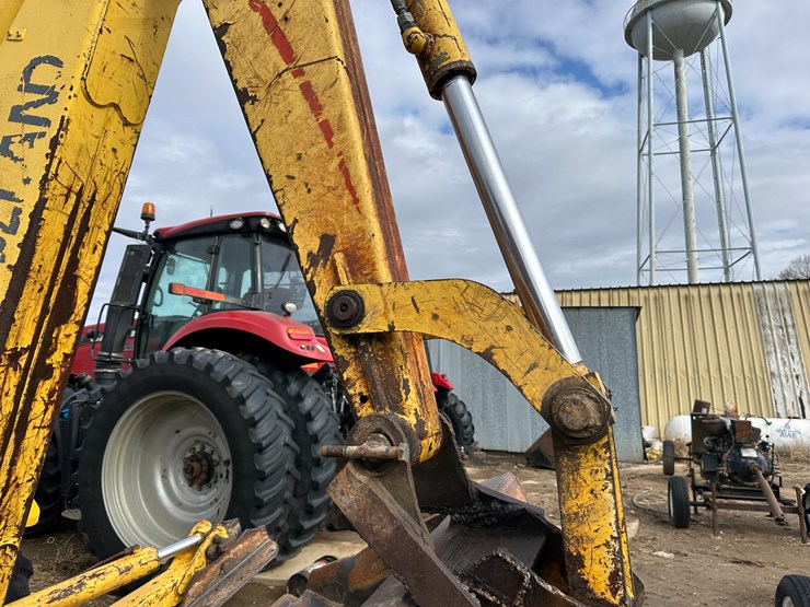 new-holland-lb75b-image-29