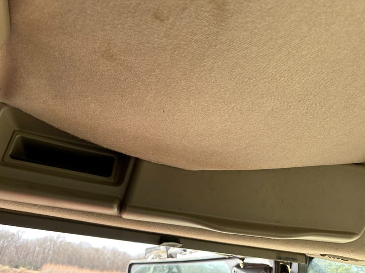 #38416-•-2016-case-axial-flow-8240-prwd-combine-yfg230343-image-83