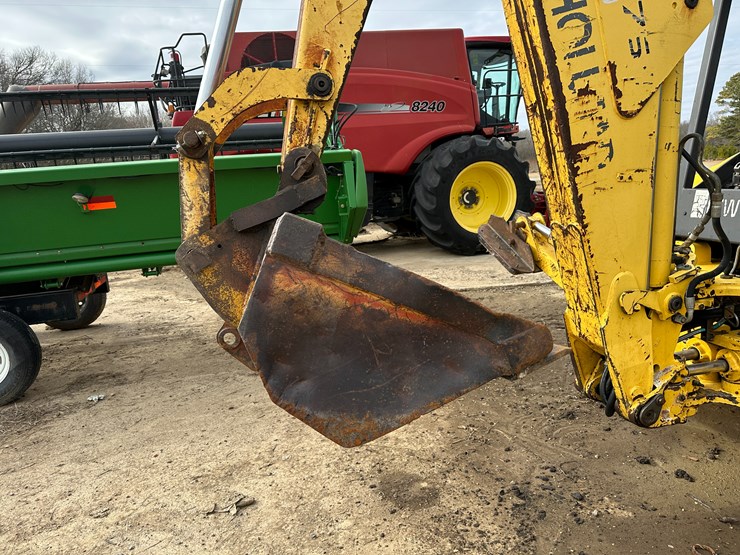 new-holland-lb75b-image-18