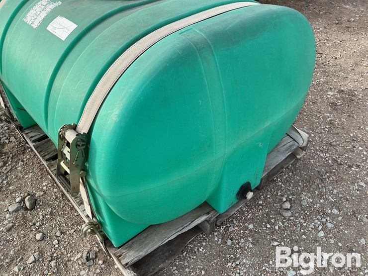 200-gallon-oval-tank-on-pallet-image-13