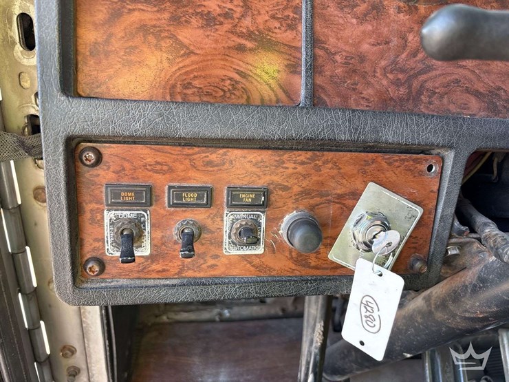 2000-kenworth-tri-axle-dump-truck-image-31