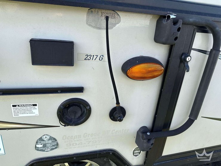 2014-forest-river-rockwood-premier-2317g-s/a-pop-up-camper-trailer-image-12