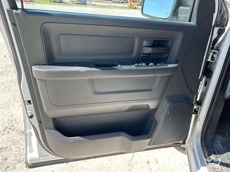 2012-dodge-1500-image-11