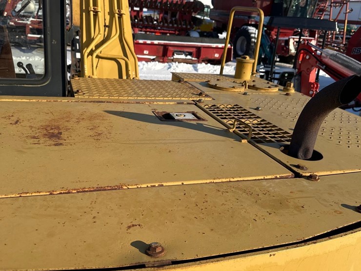 caterpillar-e70b-image-7