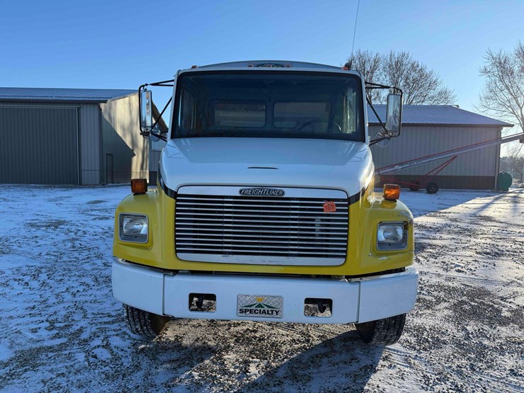 1984-freightliner-fl70-image-2