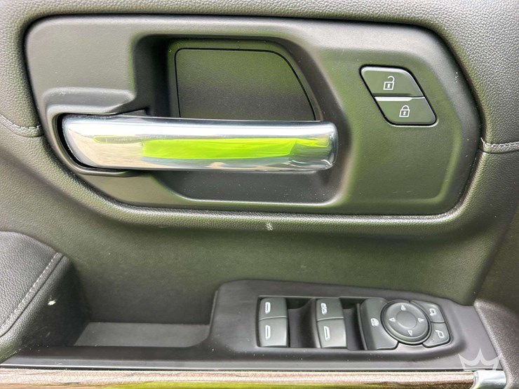 2019-chevrolet-silverado-1500-image-12