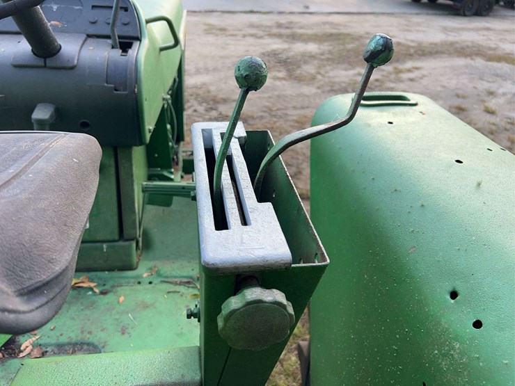 john-deere-3020-image-55