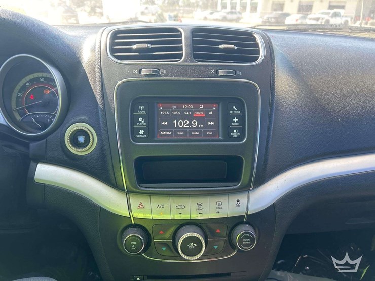 2015-dodge-journey-sxt-image-21