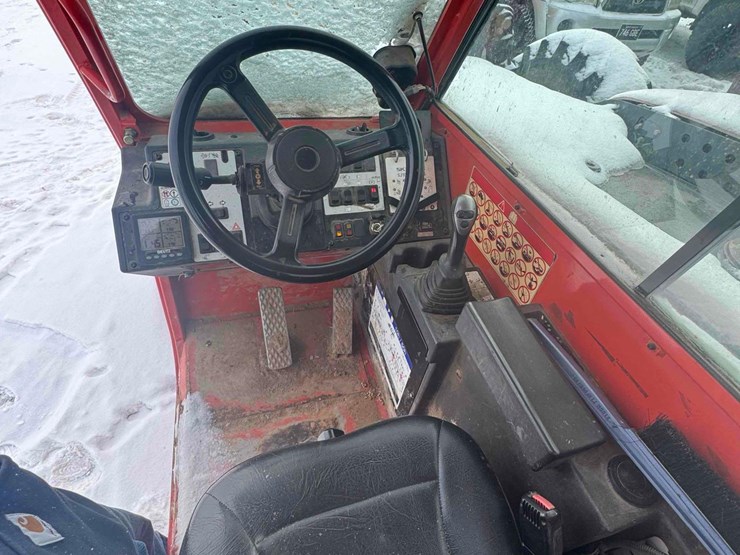 2017-skyjack-telehandler-image-2