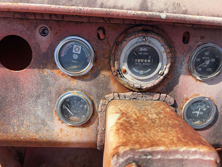 allis-chalmers-4wd-parts-tractor-image-43