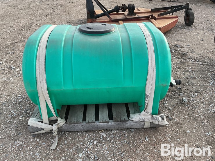 200-gallon-oval-tank-on-pallet-image-6