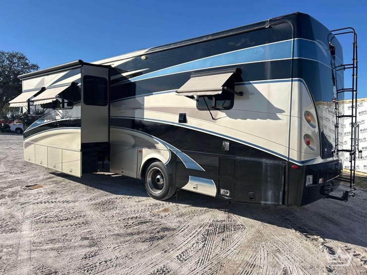 2008-freightliner-allegro-bay-class-a-motorhome-image-4