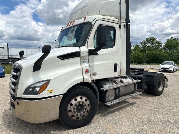 2019-freightliner-cascadia-116-image-1
