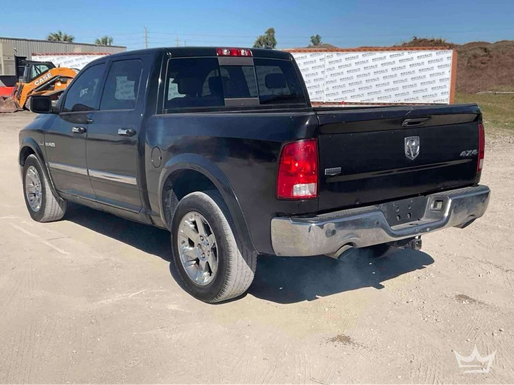 2010-dodge-ram-1500-image-4