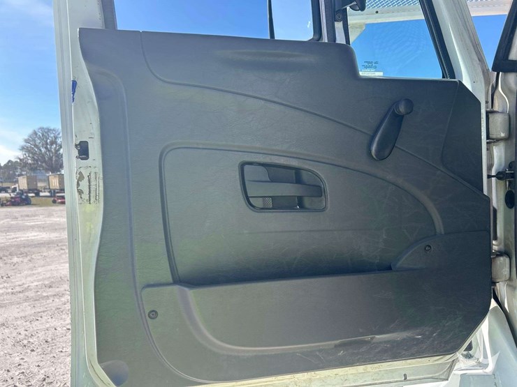 bucket-truck-image-14