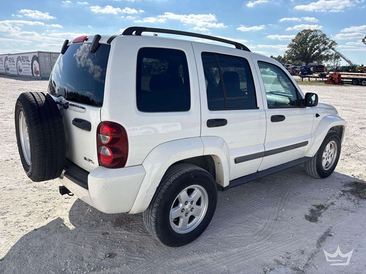 2007-jeep-liberty-image-3