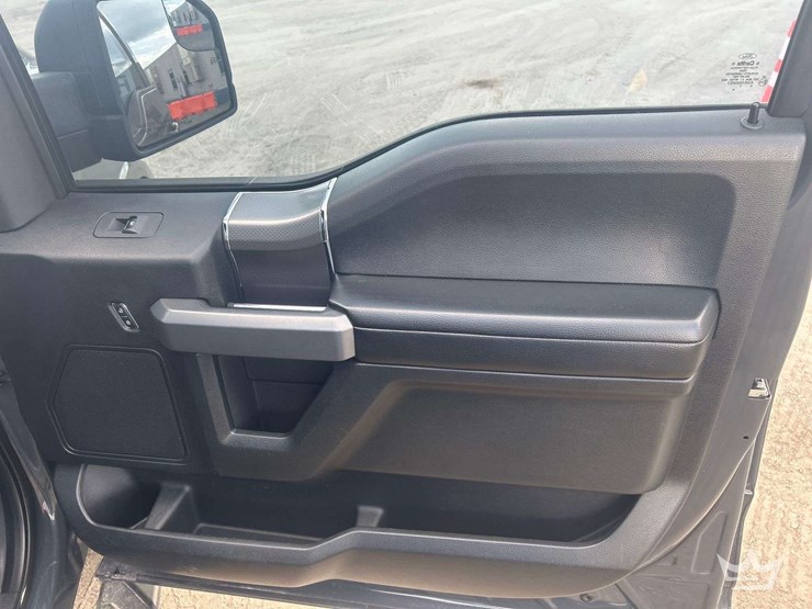 2016-ford-f150-image-27