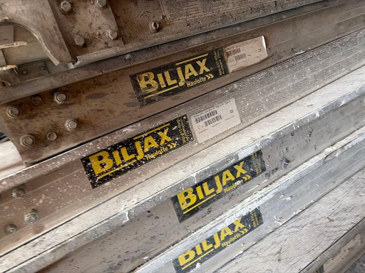 2013-forest-river-trailer-with-scaffolding-contents-image-13