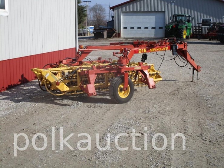 new-holland-216-image-7