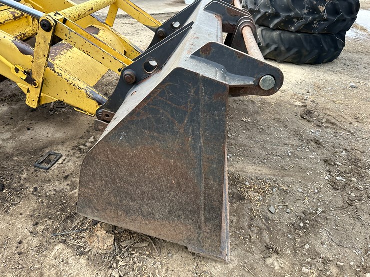 new-holland-lb75b-image-52