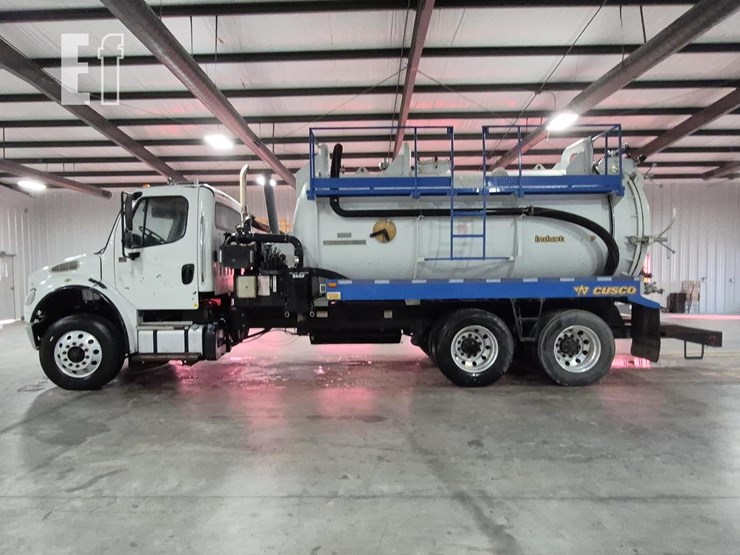 2014-freightliner-business-class-m2-106-image-5