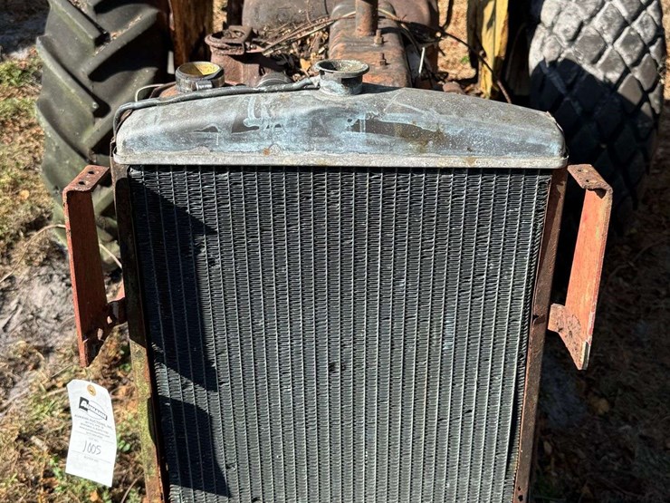 minneapolis-moline-parts-tractor-image-8