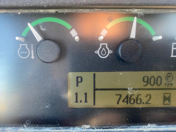 2017-deere-550k-lgp-image-32