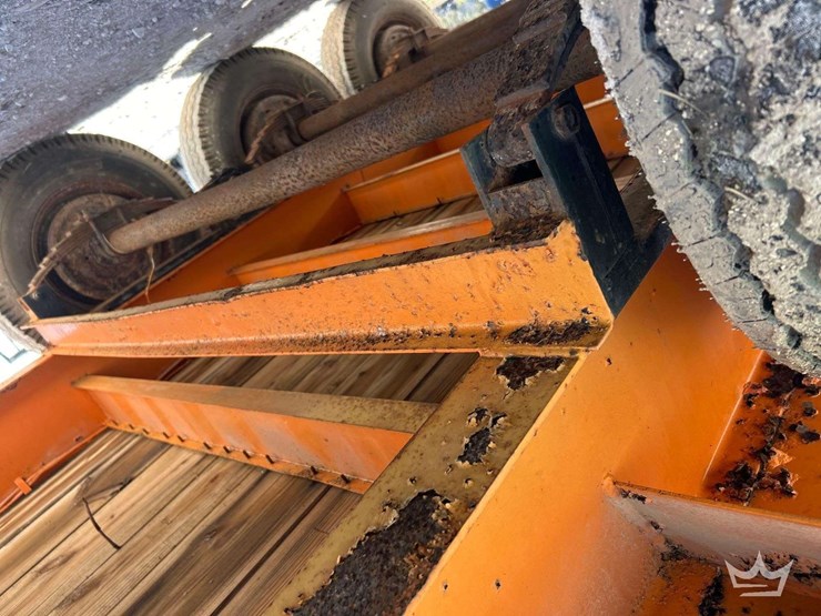 1986-eager-beaver-b9d0w-20ft.-11-ton-tri-axle-dovetail-tag-a-long-tailer-image-12