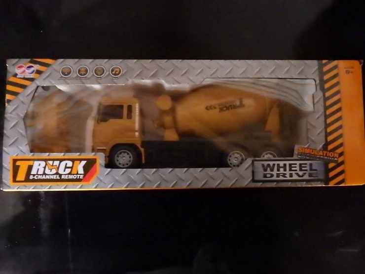 sklp-mixer-truck-toy-image-3