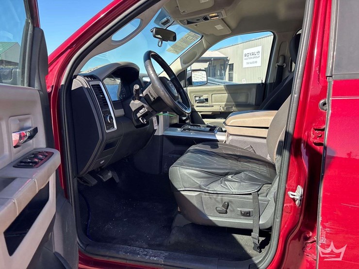 2012-dodge-1500-image-12