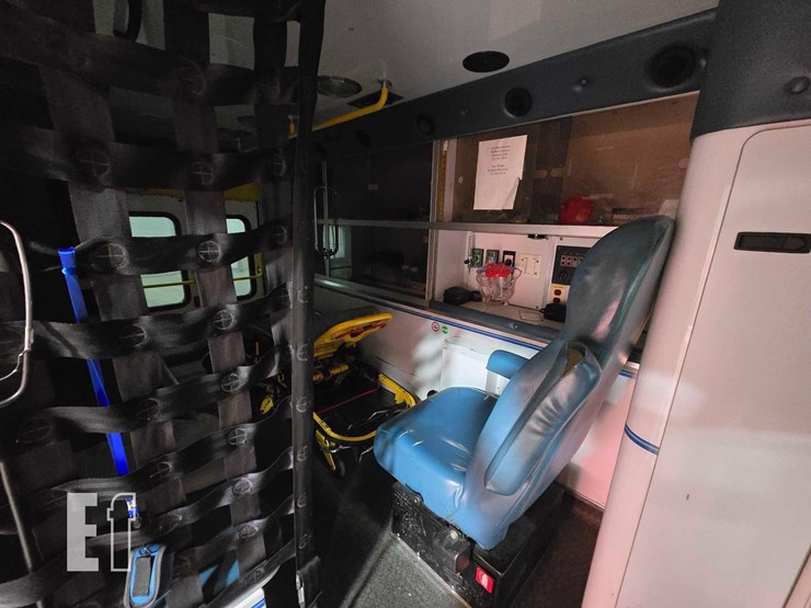 2019-ford-e350-sd-image-16