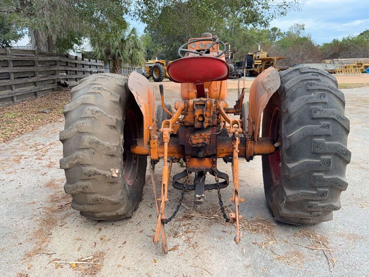 minneapolis-moline-335-image-6