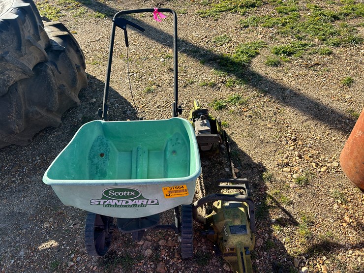 #37664-•-lot-of-fertilizer-spreader,-&-(2)-chainsaws-image-1