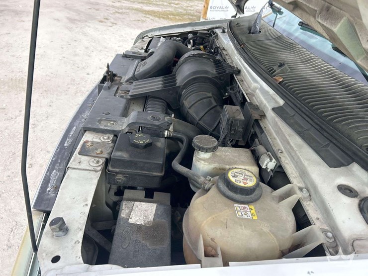 2006-ford-e350-image-8