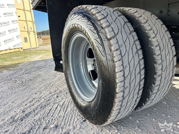 2017-dodge-3500-image-26