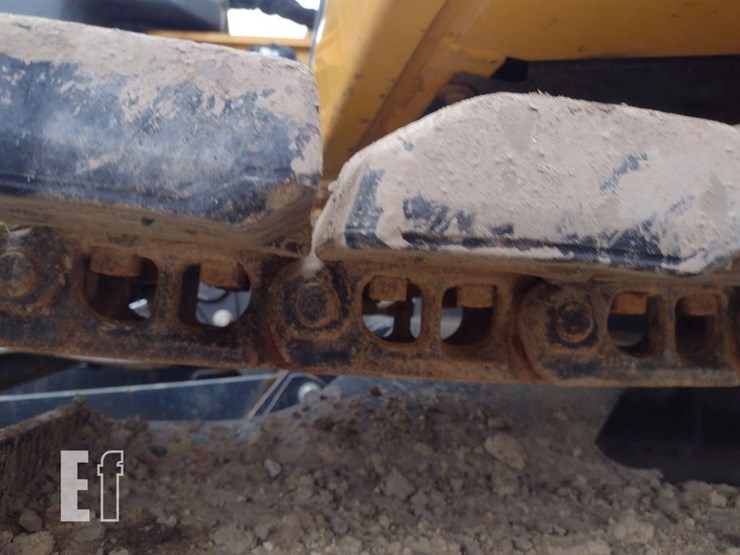 2021-deere-85g-image-33