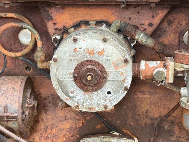 minneapolis-moline-g706-image-21