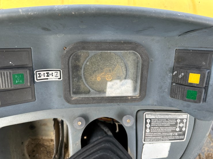 new-holland-lb75b-image-79