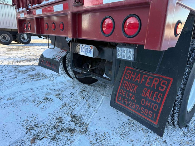 1984-freightliner-fl70-image-24