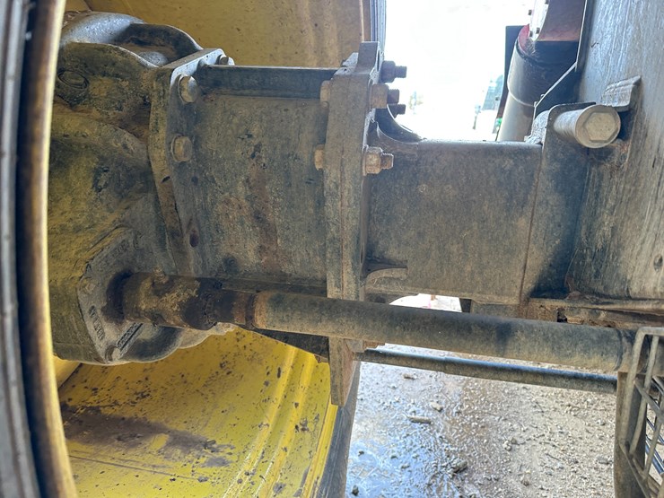 #38416-•-2016-case-axial-flow-8240-prwd-combine-yfg230343-image-13